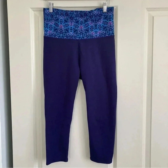 Fabletics Crop Leggings foldover Waistband Navy Small - Picture 1 of 7
